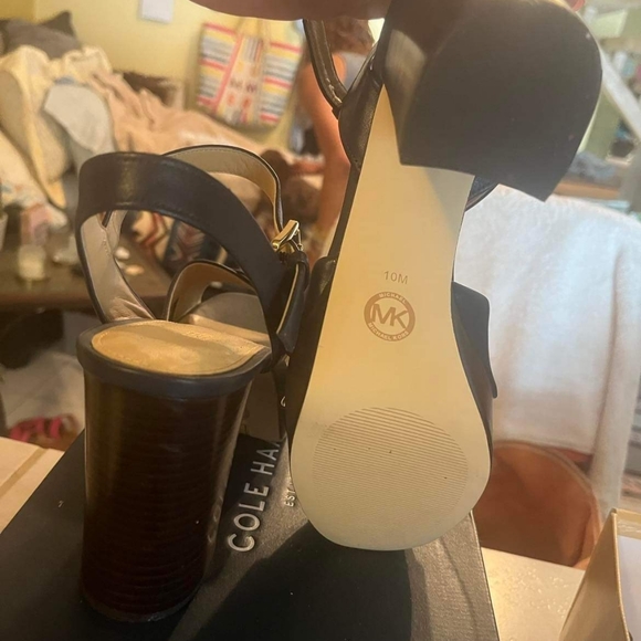 Micheal Kors - Picture 3 of 4